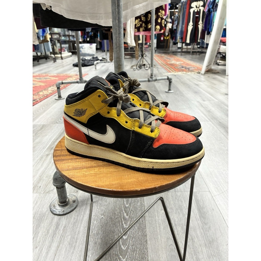 Nike Air Jordan 1 Mid SE GS 'Amarillo Team Orange'  BQ6931-087  Youth Size 7Y